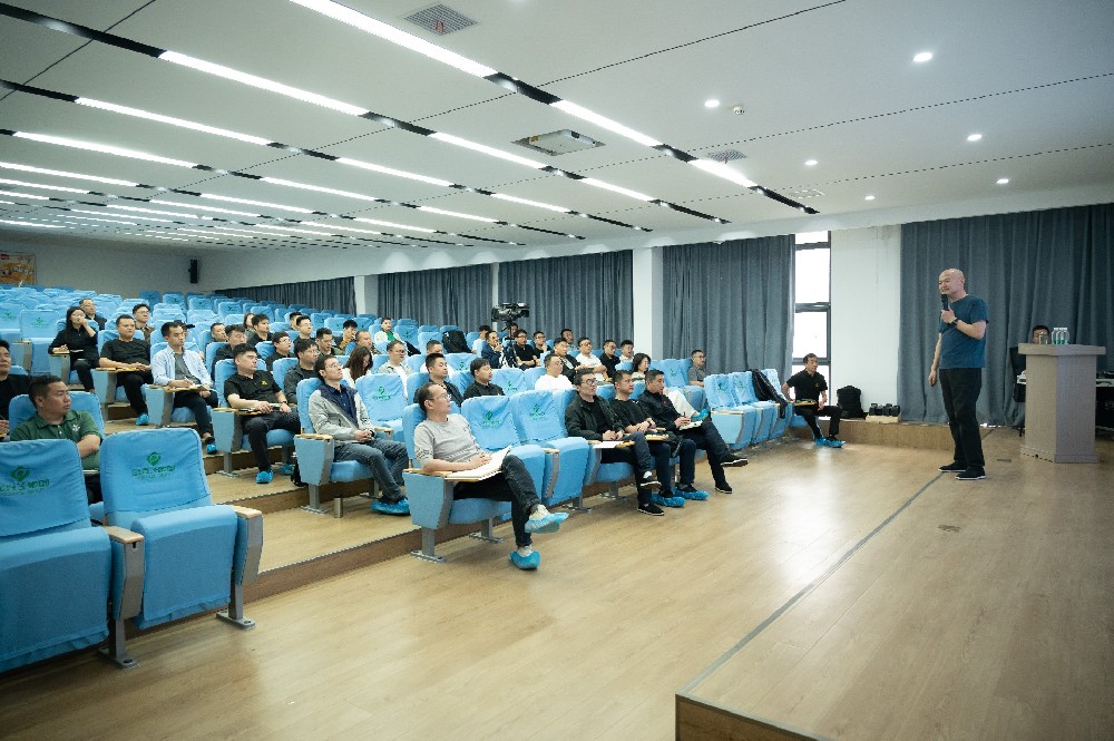 热烈庆祝williamhill英国官网集团2025年一季度会议圆满落幕！